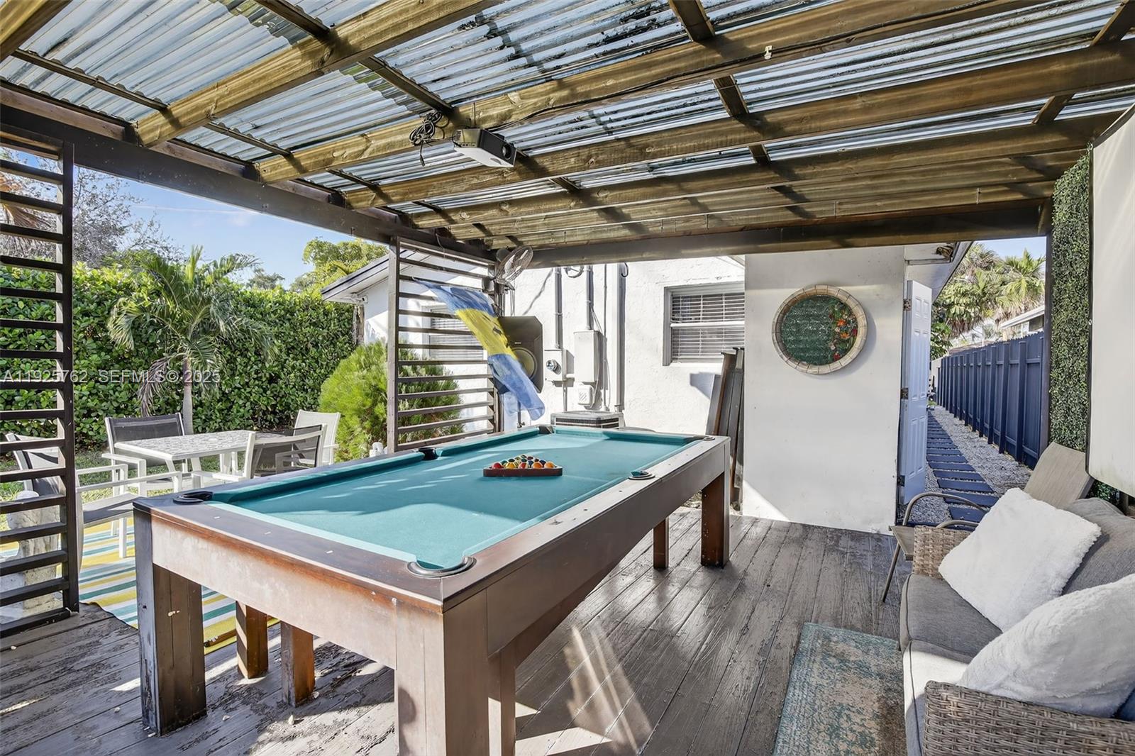 LIBERIA - Residential