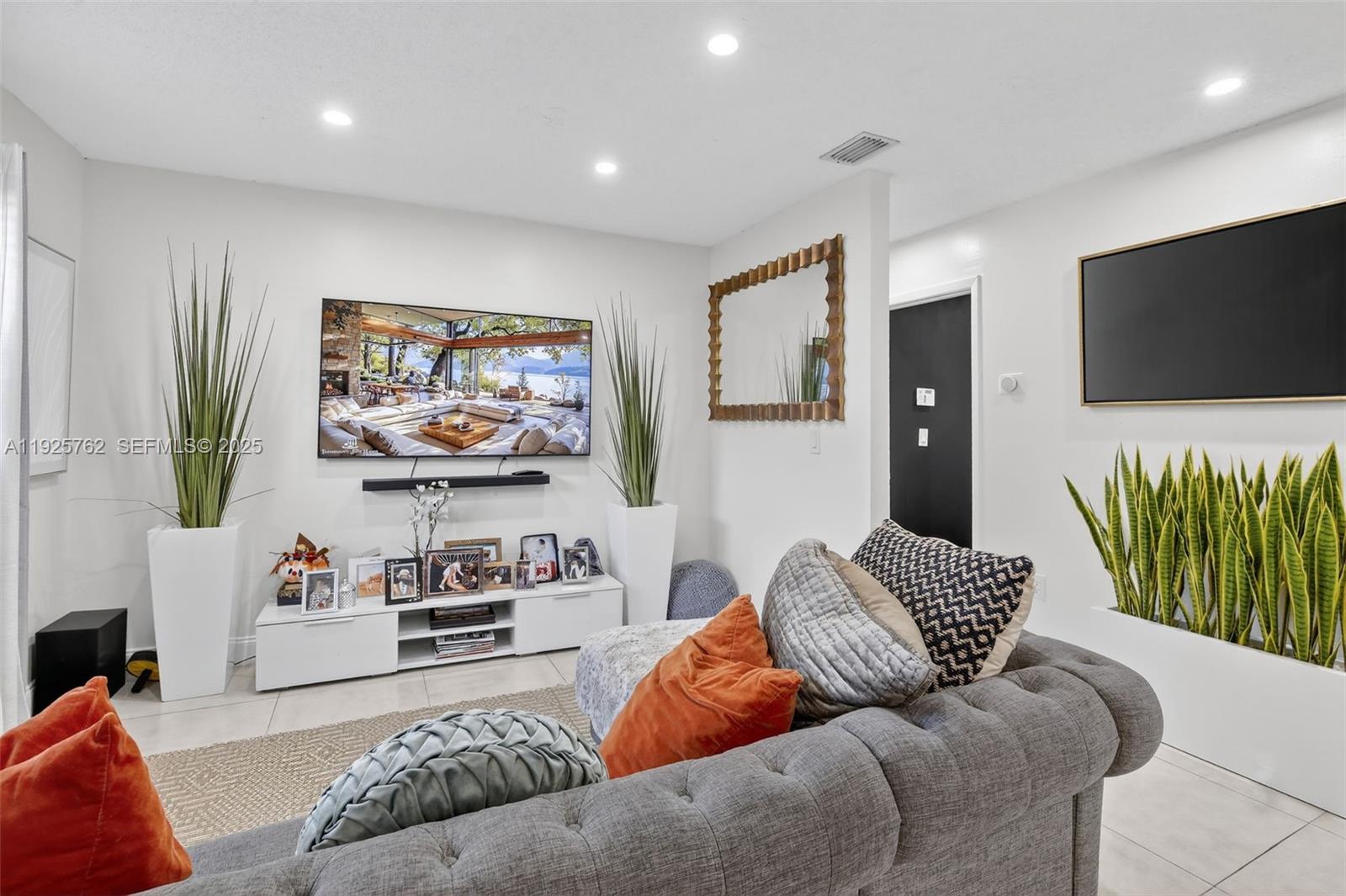 LIBERIA - Residential