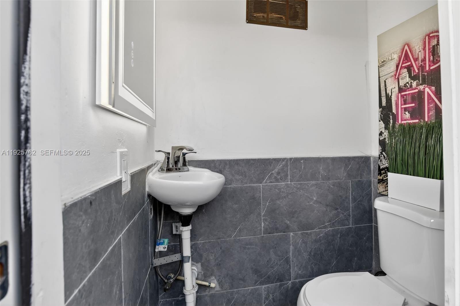 LIBERIA - Residential