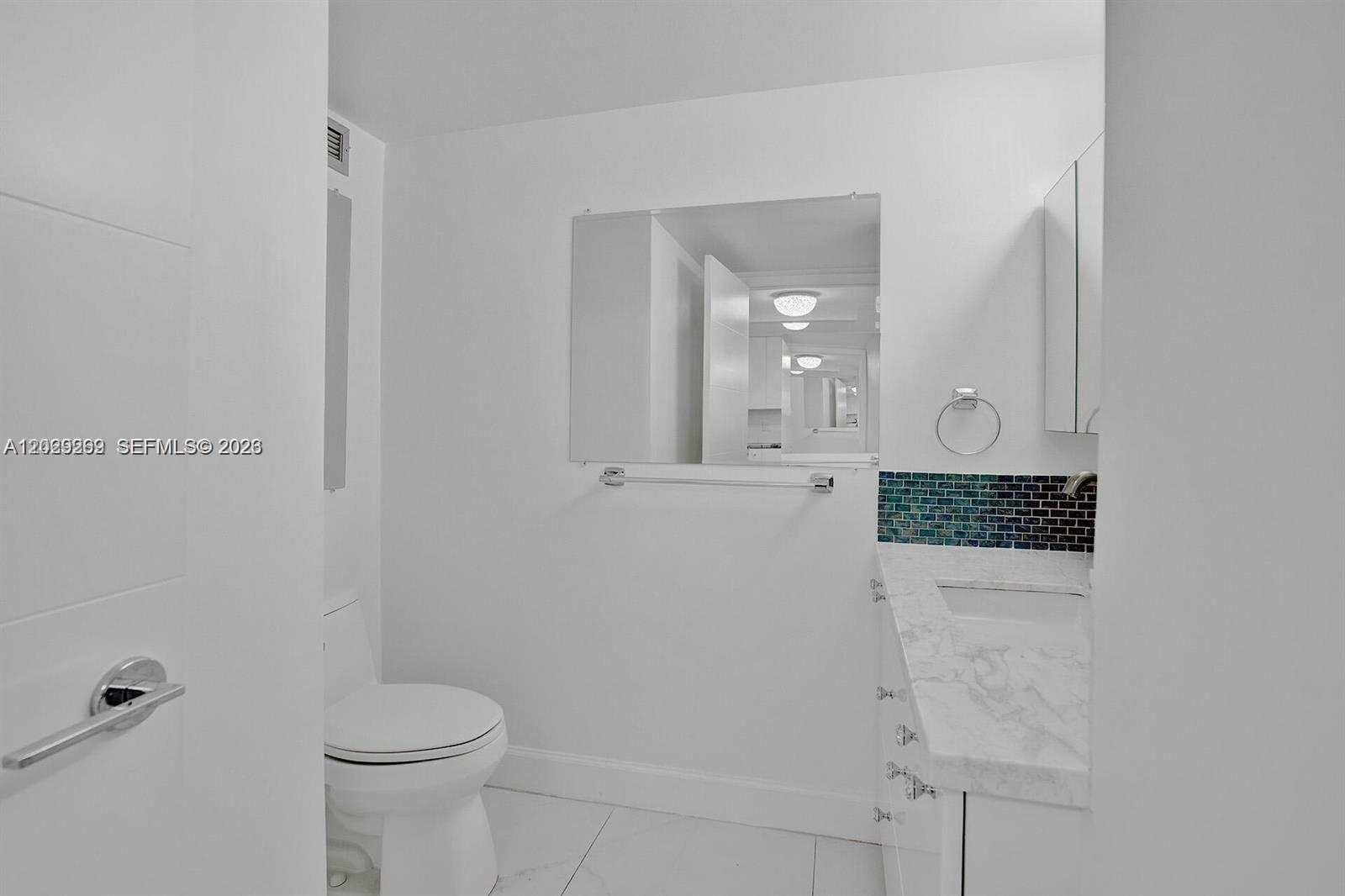 2500 Parkview Dr 1008