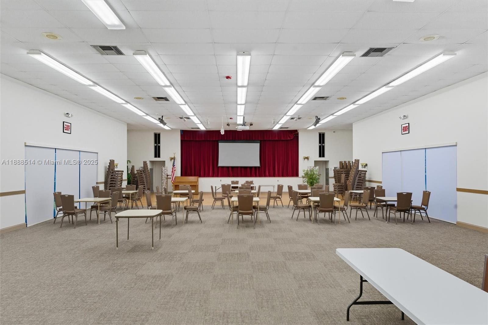 CAMELOT VILLAGE SEC 4 - Residential