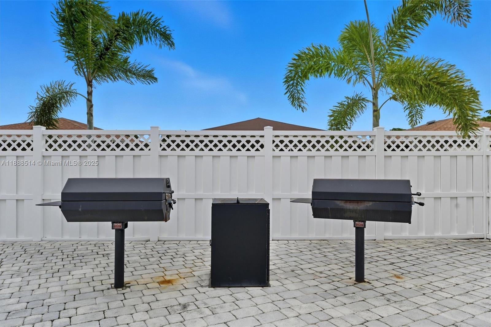 CAMELOT VILLAGE SEC 4 - Residential