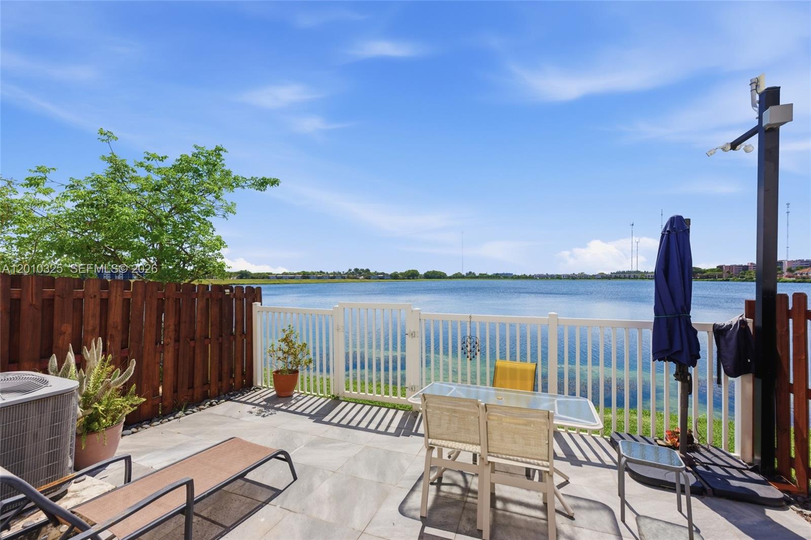 VIA VENTURA NEIGHBORHOOD - Residential