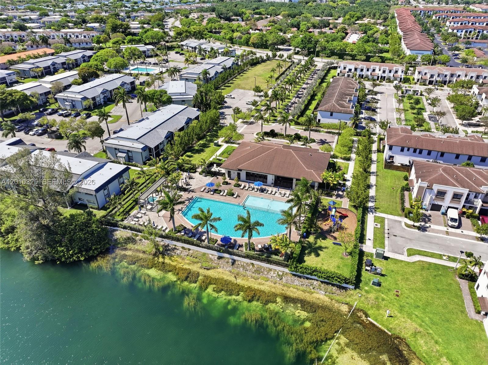 VIA VENTURA NEIGHBORHOOD - Residential