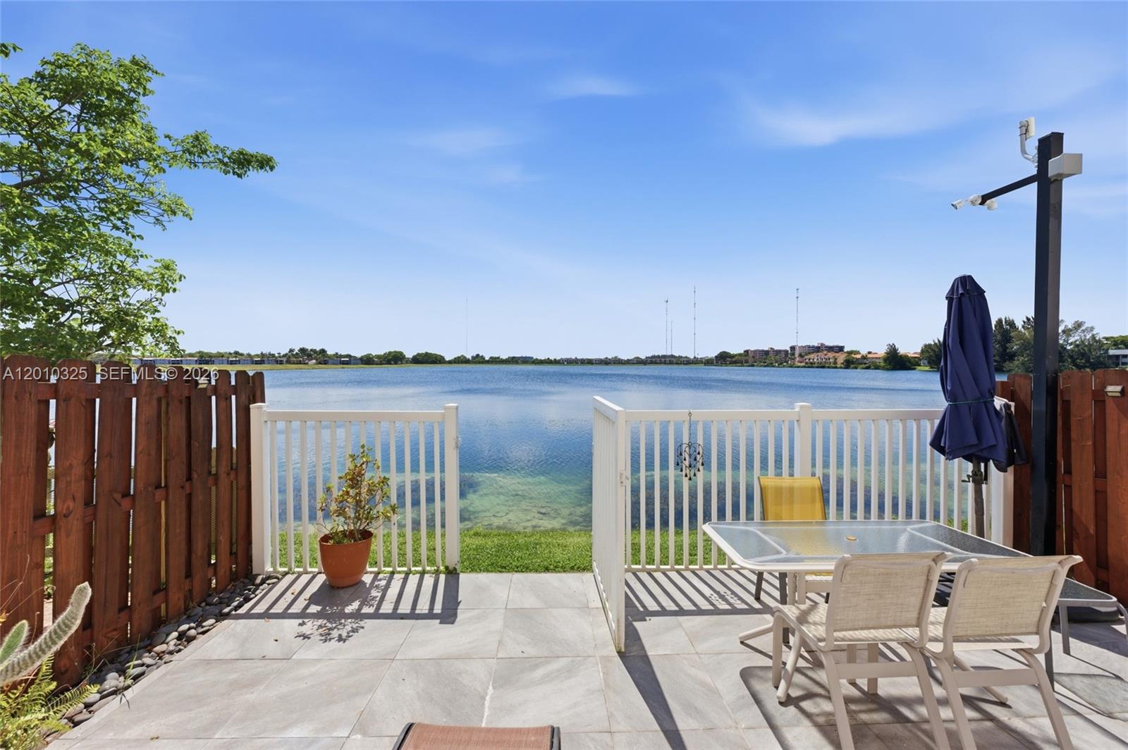 VIA VENTURA NEIGHBORHOOD - Residential