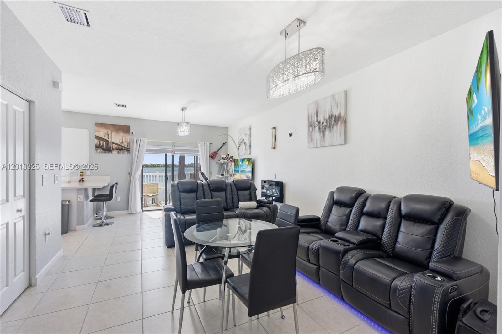 VIA VENTURA NEIGHBORHOOD - Residential