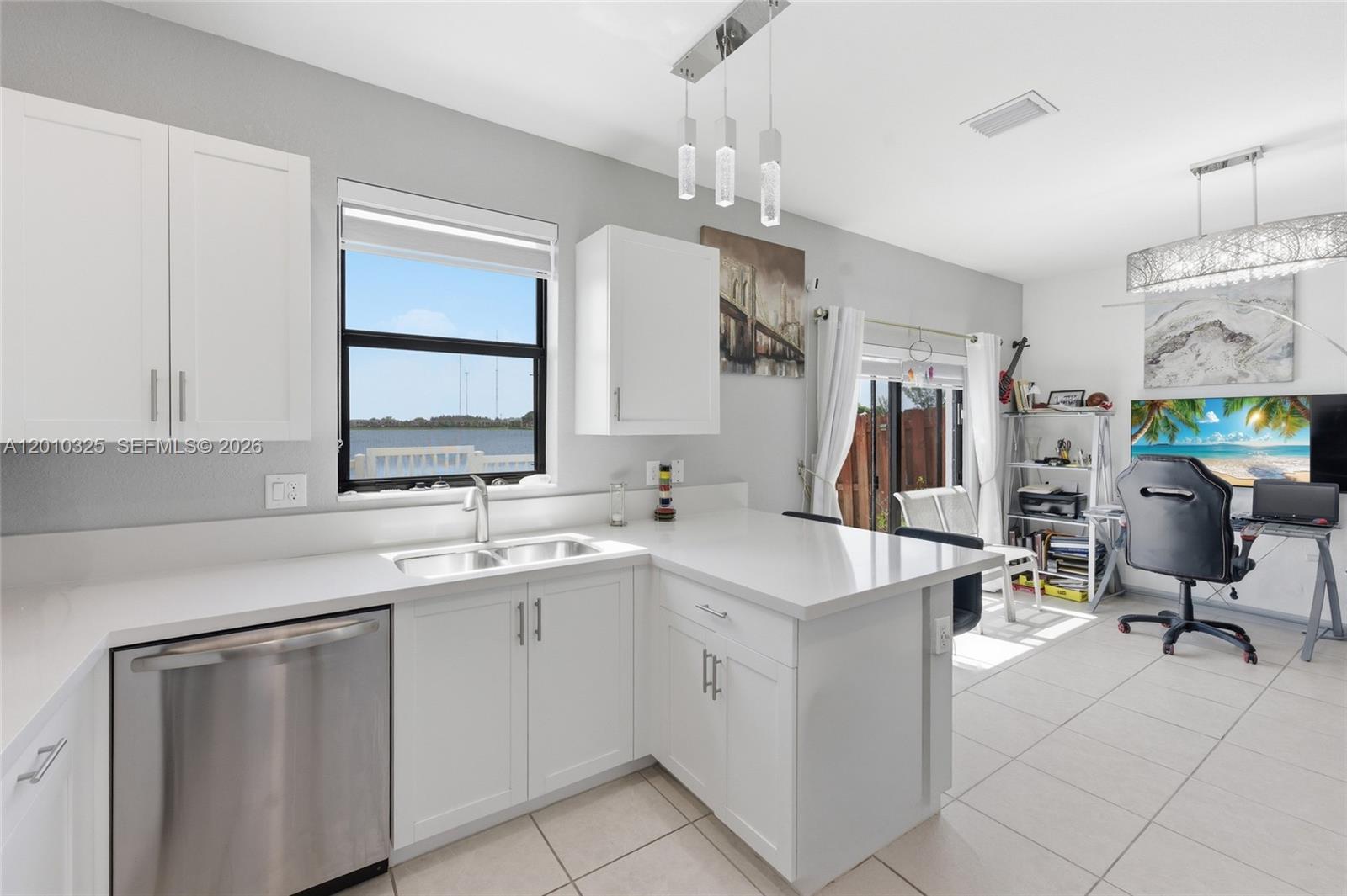 VIA VENTURA NEIGHBORHOOD - Residential