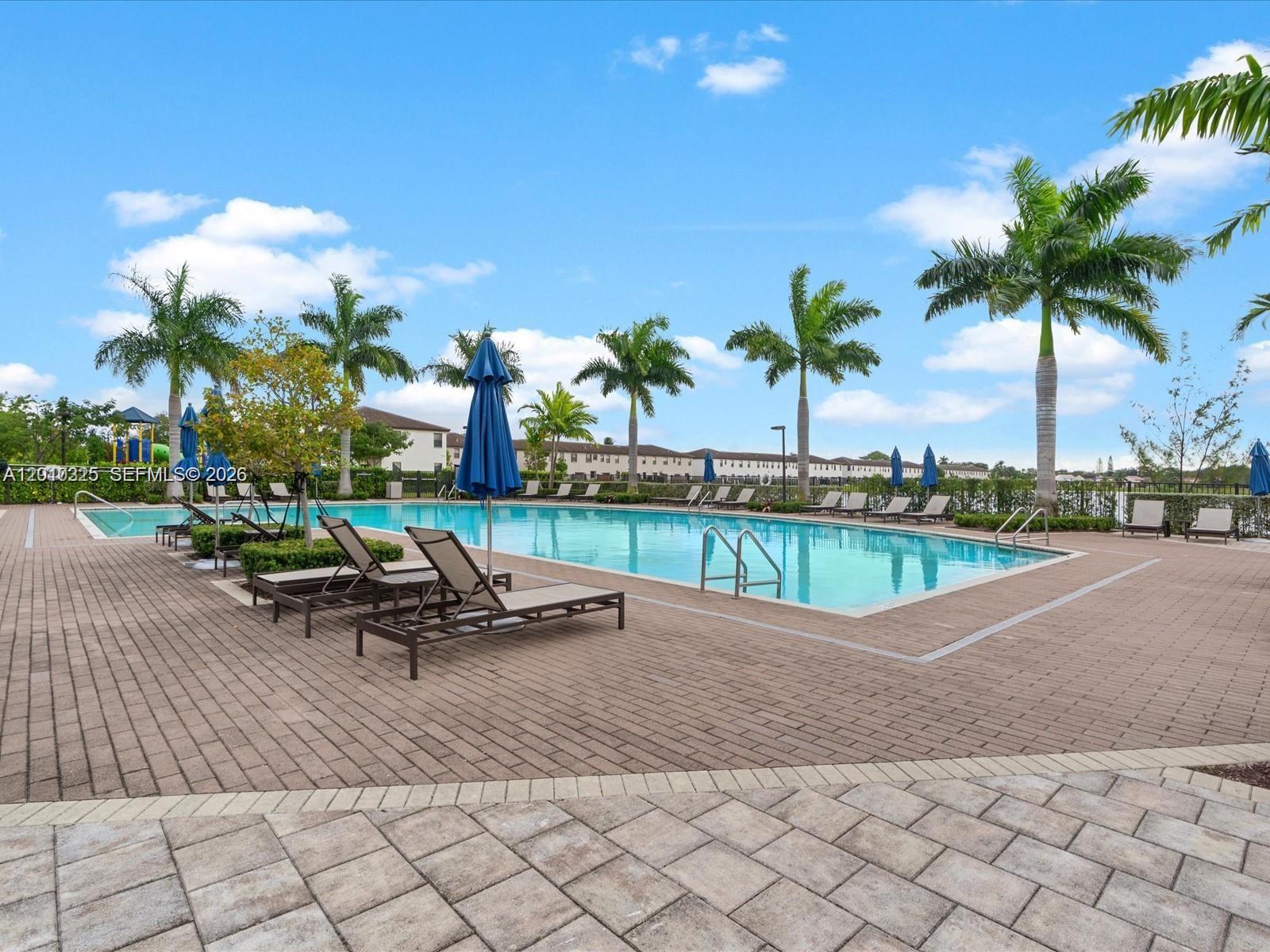 VIA VENTURA NEIGHBORHOOD - Residential