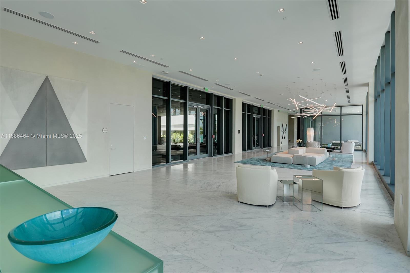 ONE PARAISO CONDO - Residential