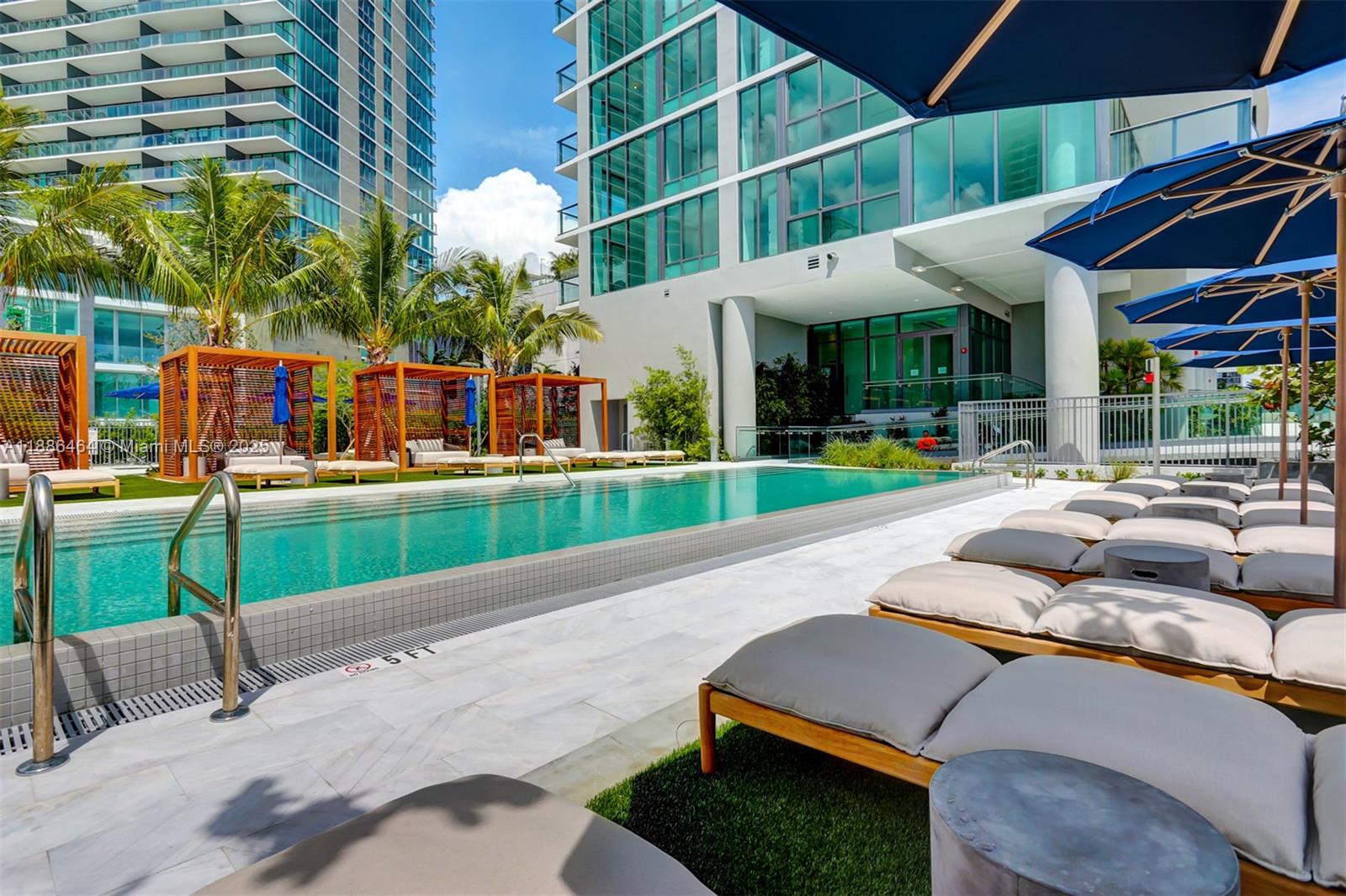 ONE PARAISO CONDO - Residential