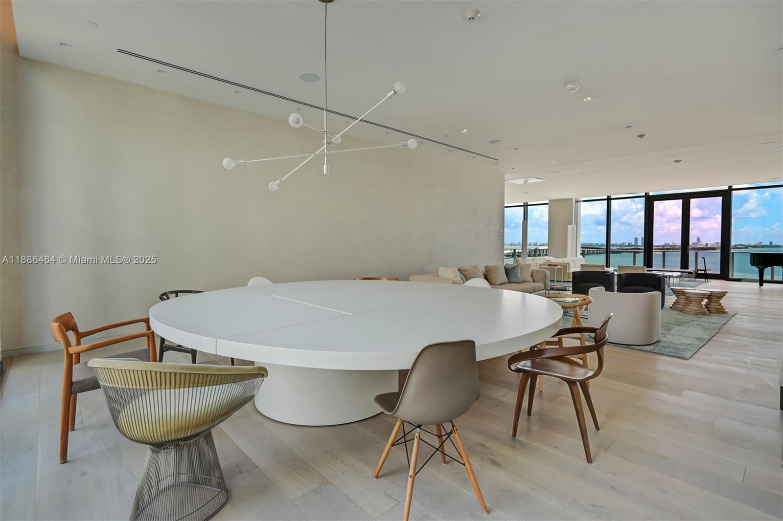 ONE PARAISO CONDO - Residential