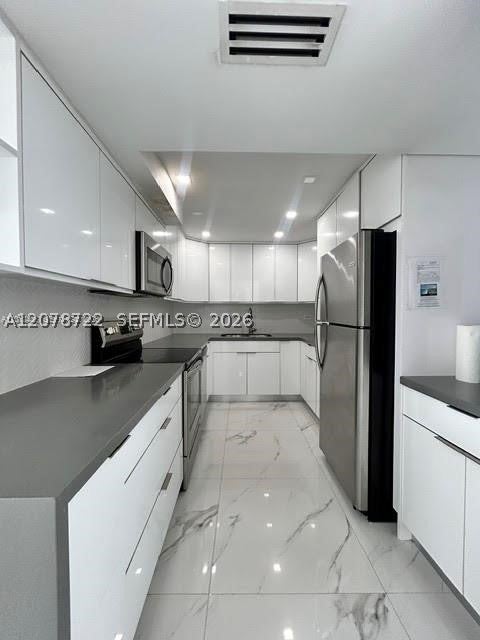 6039 Collins Ave CU -1033