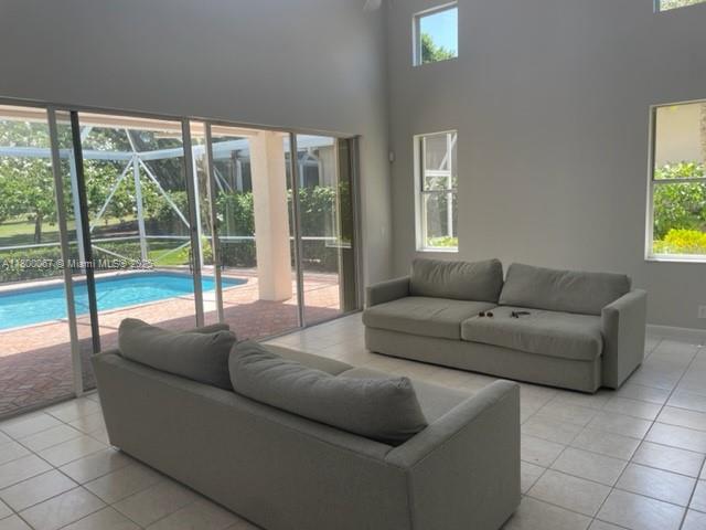 DIAMOND HEAD - Residential Lease