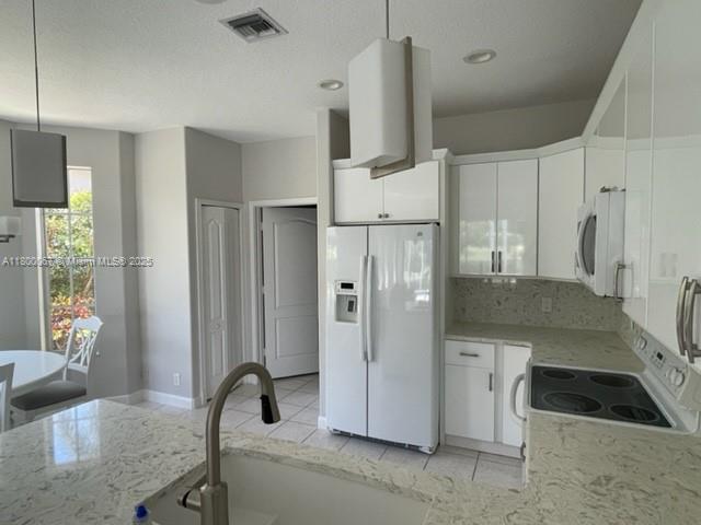 DIAMOND HEAD - Residential Lease