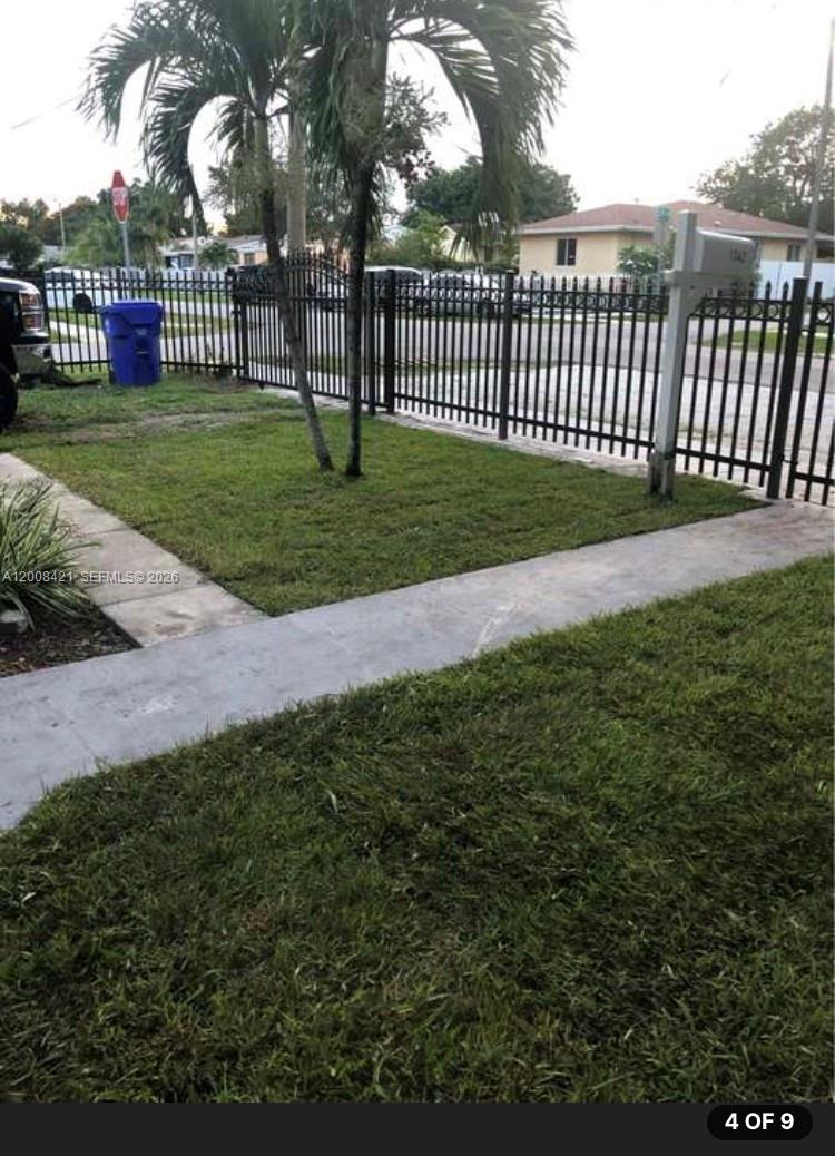 N MIAMI ESTATES - Residential