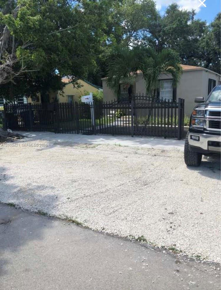 N MIAMI ESTATES - Residential