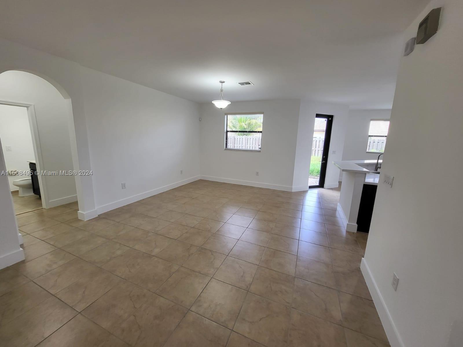SILVER PALM WEST - Residential Lease