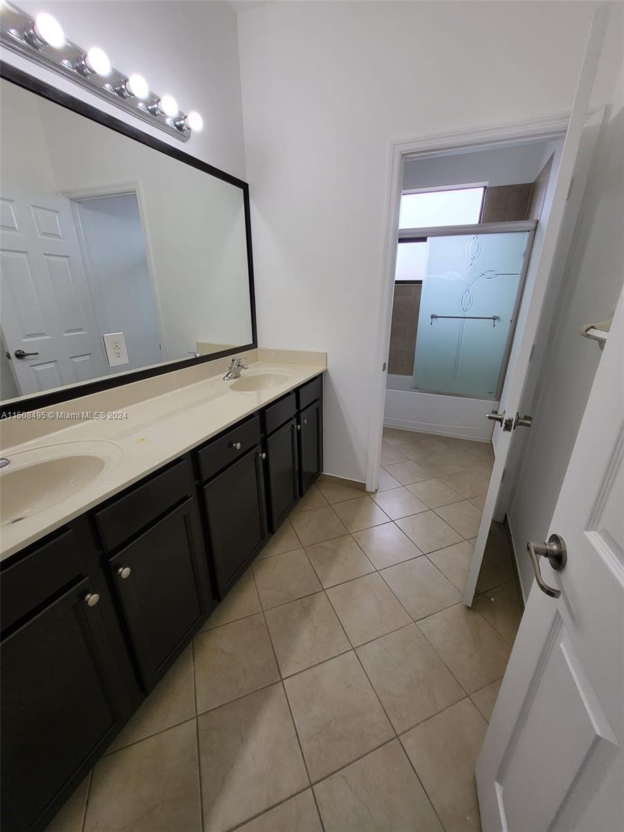 SILVER PALM WEST - Residential Lease