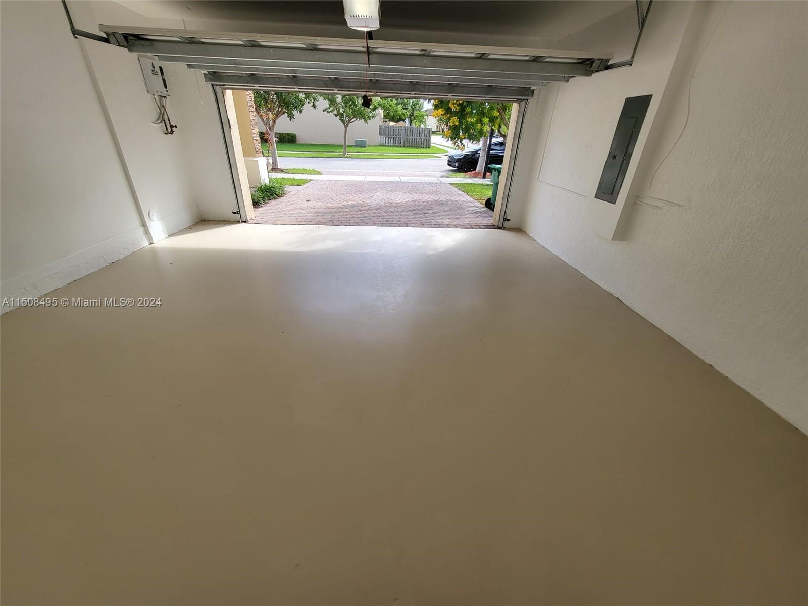 SILVER PALM WEST - Residential Lease