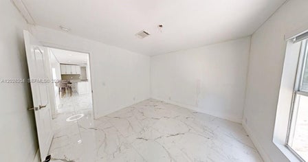720 N RIVERSIDE ST — listing photo 16