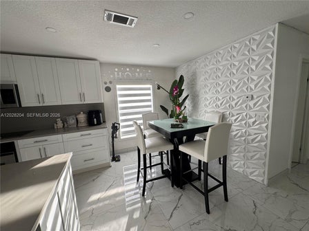 720 N RIVERSIDE ST — listing photo 8