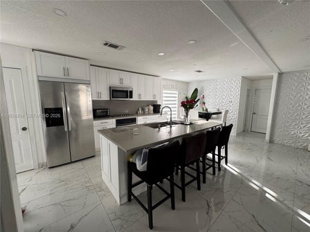 720 N RIVERSIDE ST — listing photo 6