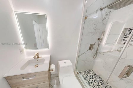 720 N RIVERSIDE ST — listing photo 15