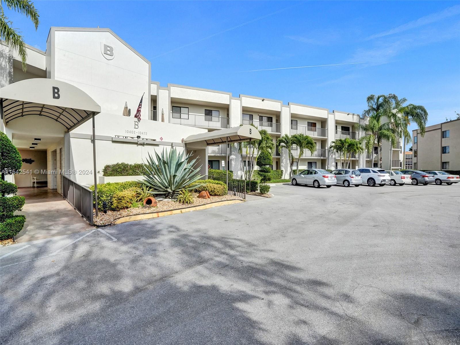 This condo offers an absolutely breathtaking view of the lake. Priced to sell, Don't miss the opportunity to make this unit your own. ALL appliances just replaced, all windows replaced recently to impact windows. Brand new electrical panel and new water heater installed. Inside, the unit is meticulously maintained, clean, and flooded with natural light, creating a warm and inviting atmosphere. It's move-in ready, allowing you to start enjoying your new home right away. Kings Point in Tamarac is renowned for its vibrant and active adult community, offering a wide range of amenities and activities to keep residents engaged and entertained. Whether you're interested in tennis, swimming, or social gatherings, there's something for everyone to enjoy.