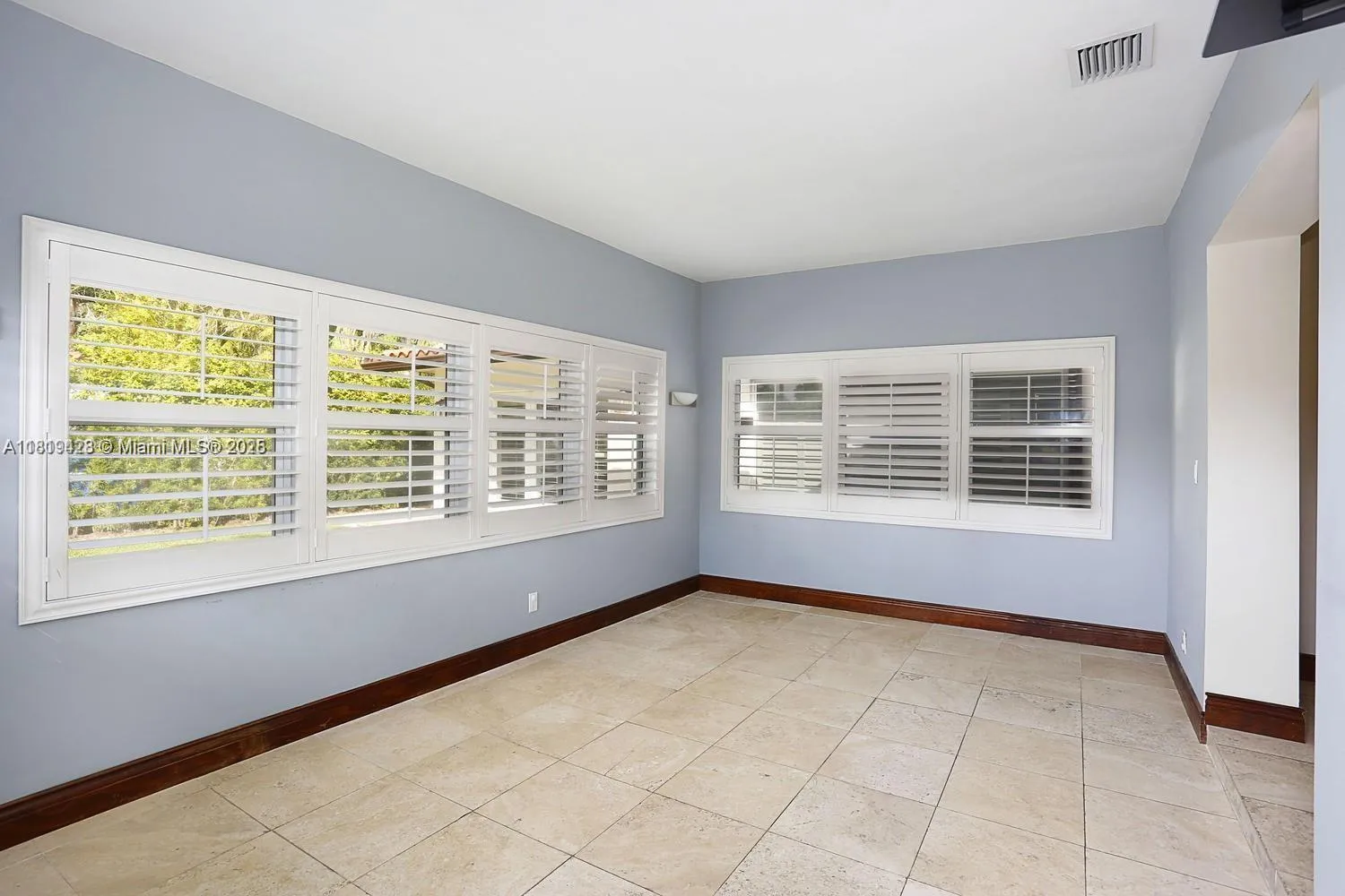 Coral Gables, Florida 33146, United States, 4 Bedrooms Bedrooms, ,3 BathroomsBathrooms,Residential,Active,148979