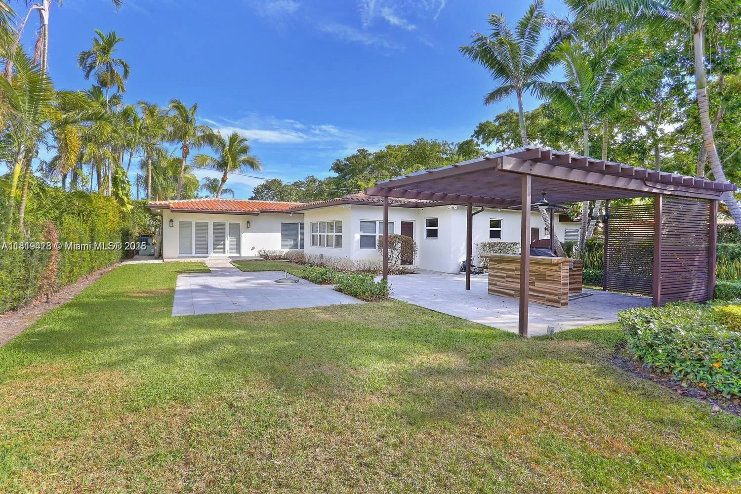 Coral Gables, Florida 33146, United States, 4 Bedrooms Bedrooms, ,3 BathroomsBathrooms,Residential,Active,148979