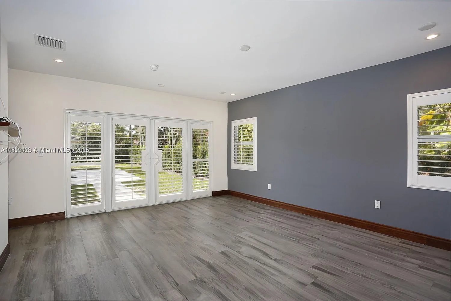 Coral Gables, Florida 33146, United States, 4 Bedrooms Bedrooms, ,3 BathroomsBathrooms,Residential,Active,148979