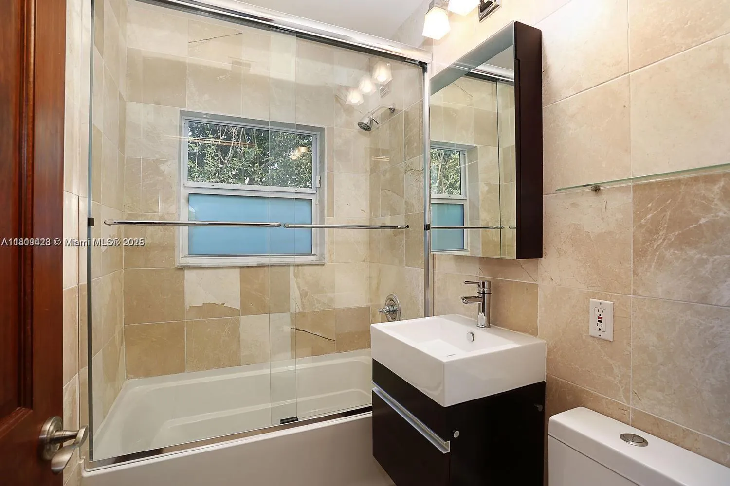 Coral Gables, Florida 33146, United States, 4 Bedrooms Bedrooms, ,3 BathroomsBathrooms,Residential,Active,148979