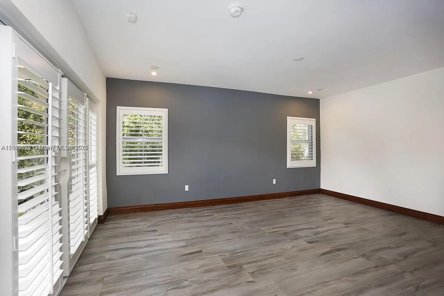 Coral Gables, Florida 33146, United States, 4 Bedrooms Bedrooms, ,3 BathroomsBathrooms,Residential,Active,148979