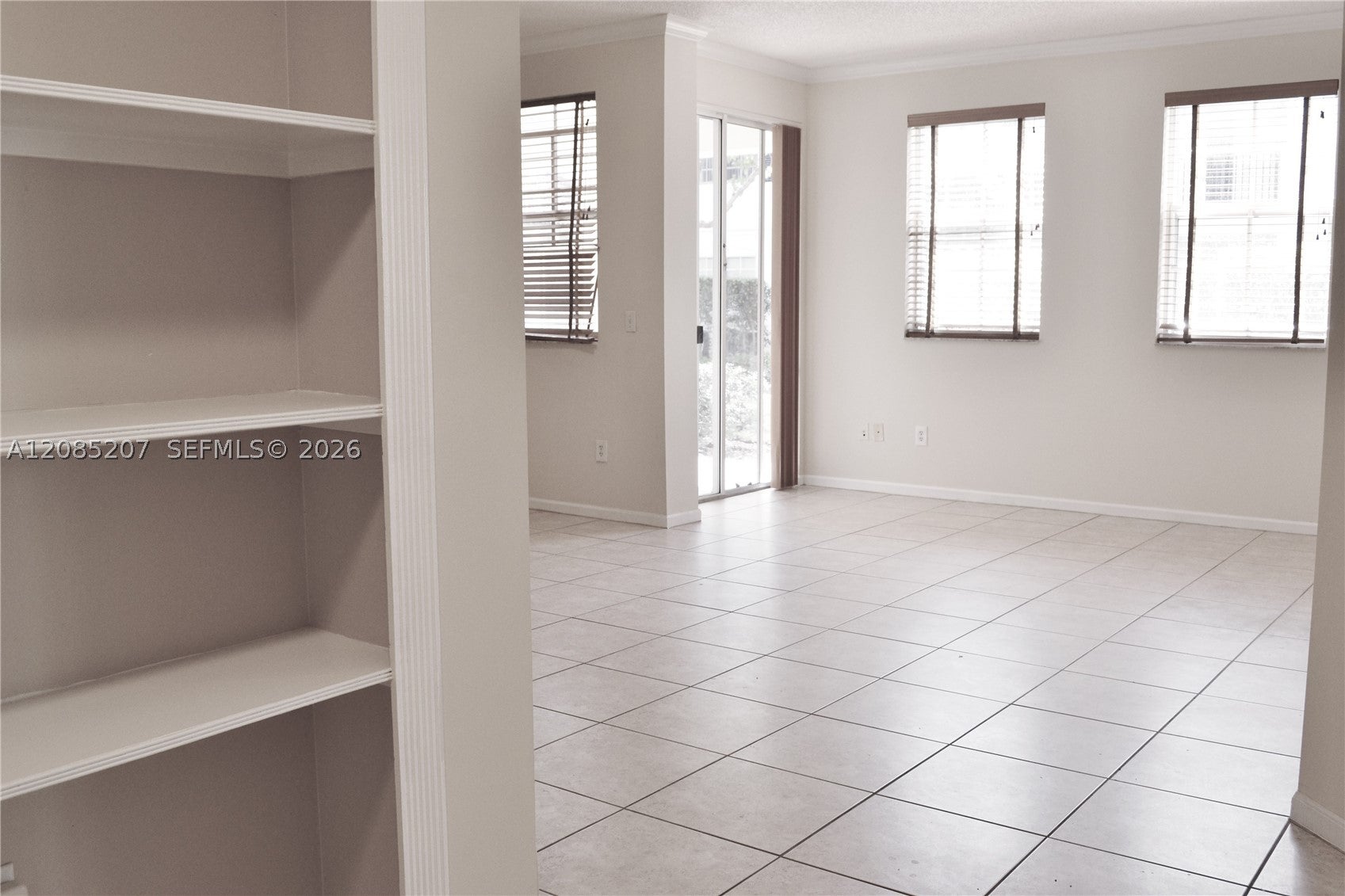 3225 NE 184th St 10103