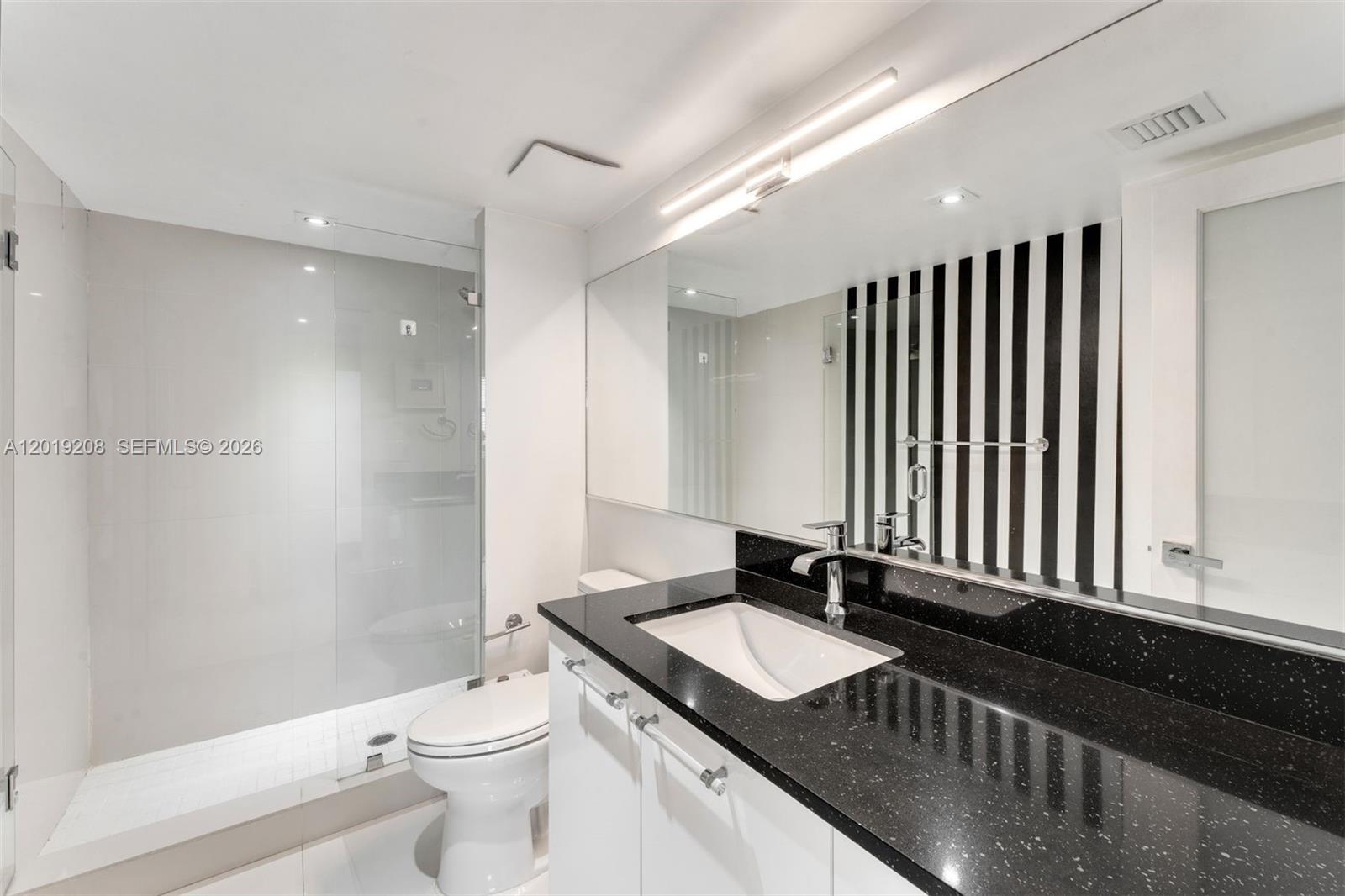 TOWERS OF QUAYSIDE CONDO - Residential