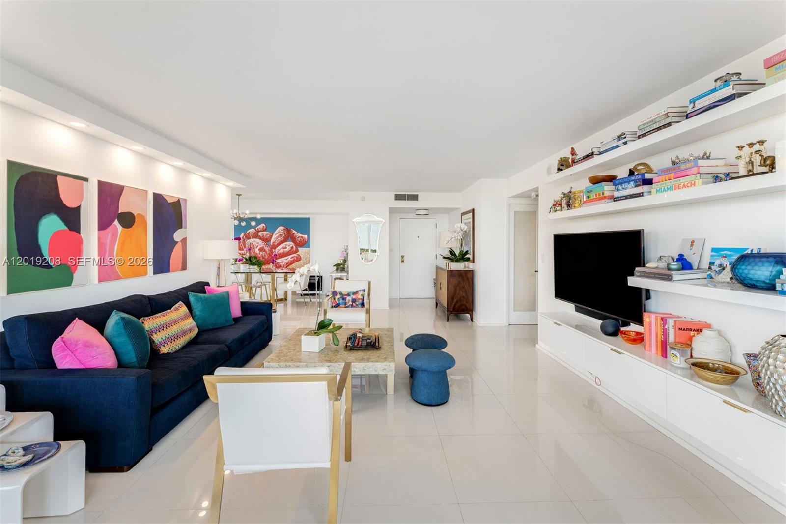 TOWERS OF QUAYSIDE CONDO - Residential