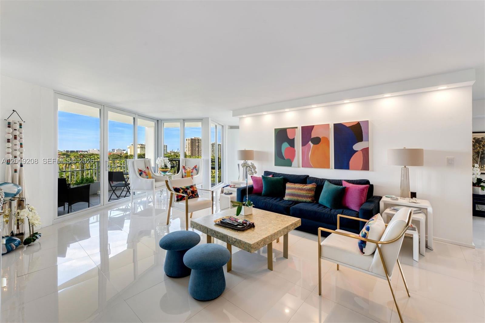 TOWERS OF QUAYSIDE CONDO - Residential