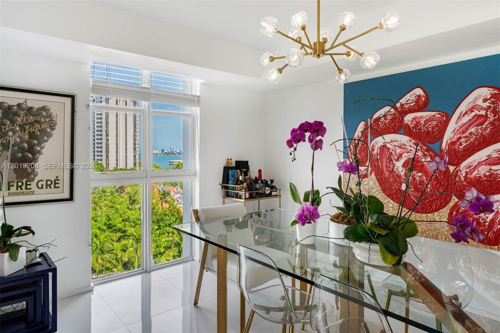 TOWERS OF QUAYSIDE CONDO - Residential