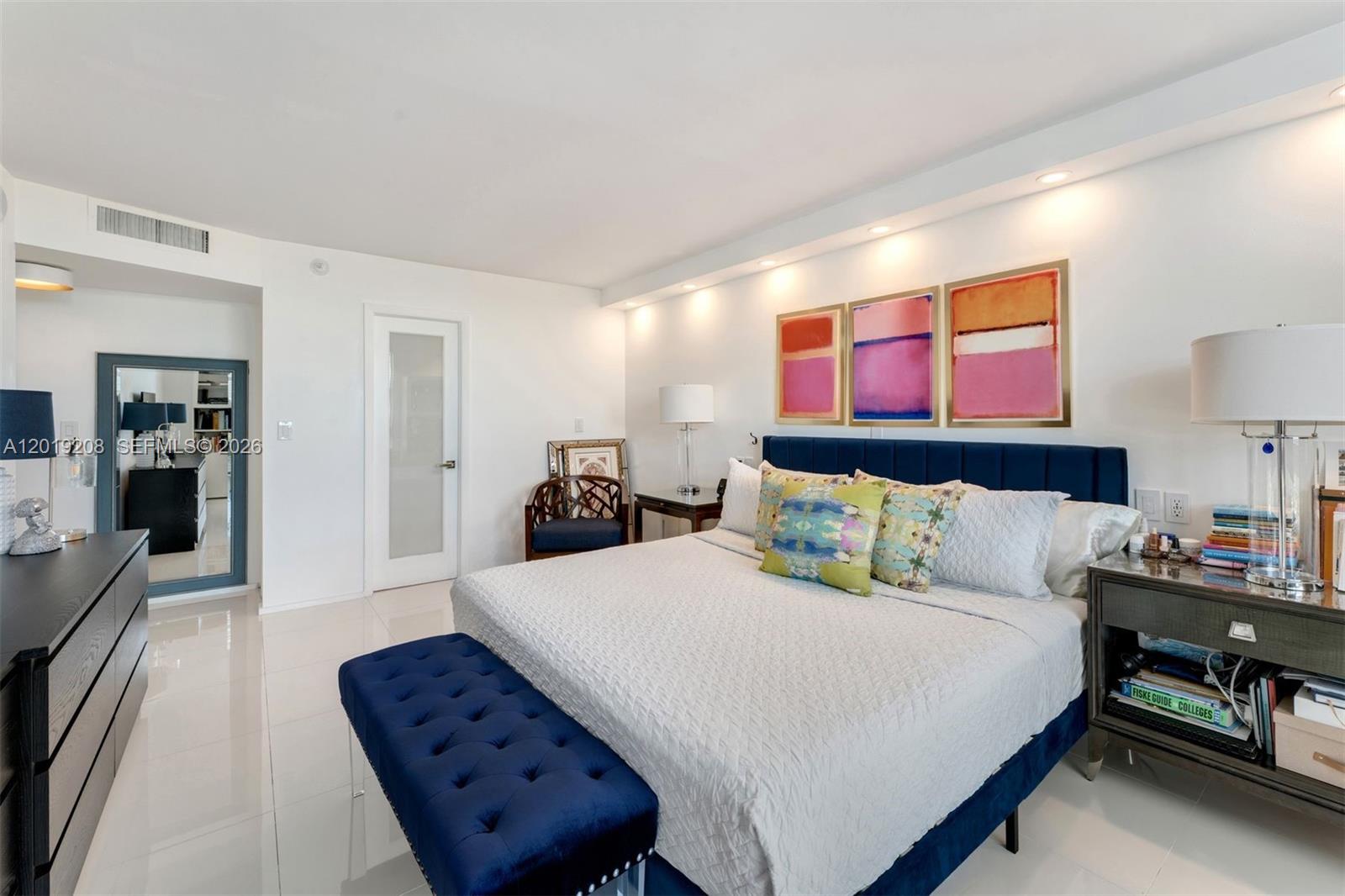 TOWERS OF QUAYSIDE CONDO - Residential