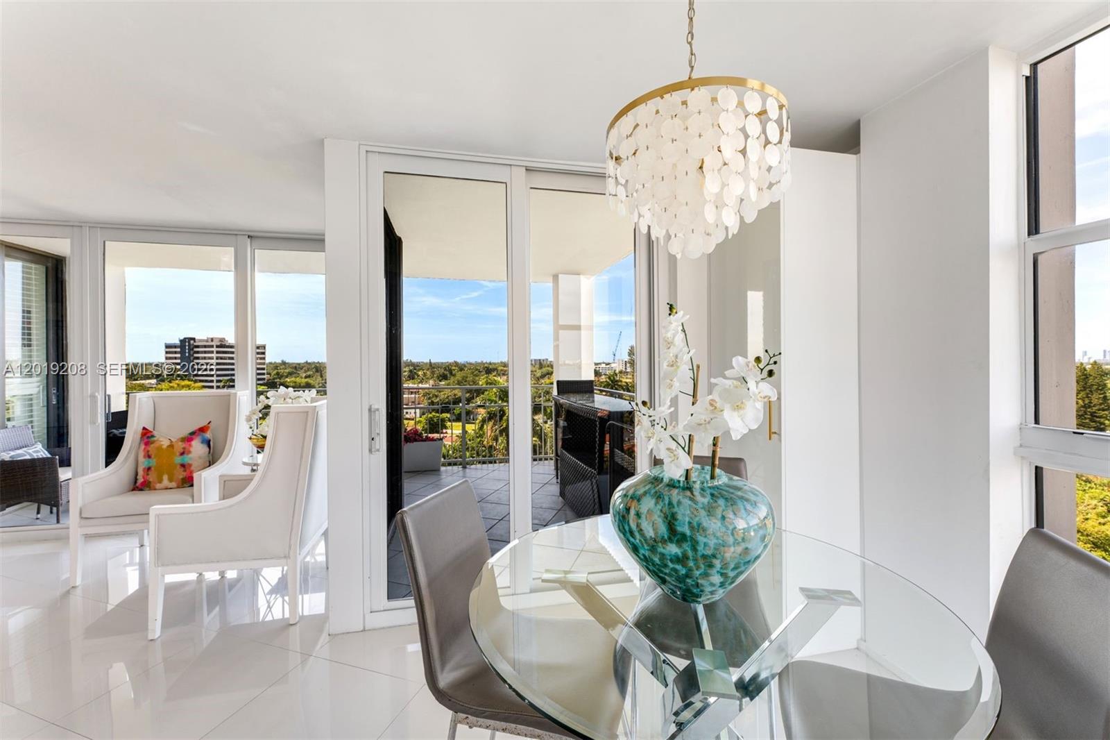 TOWERS OF QUAYSIDE CONDO - Residential