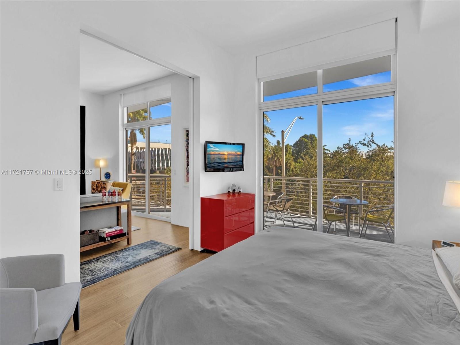THE MERIDIAN CONDO - Residential