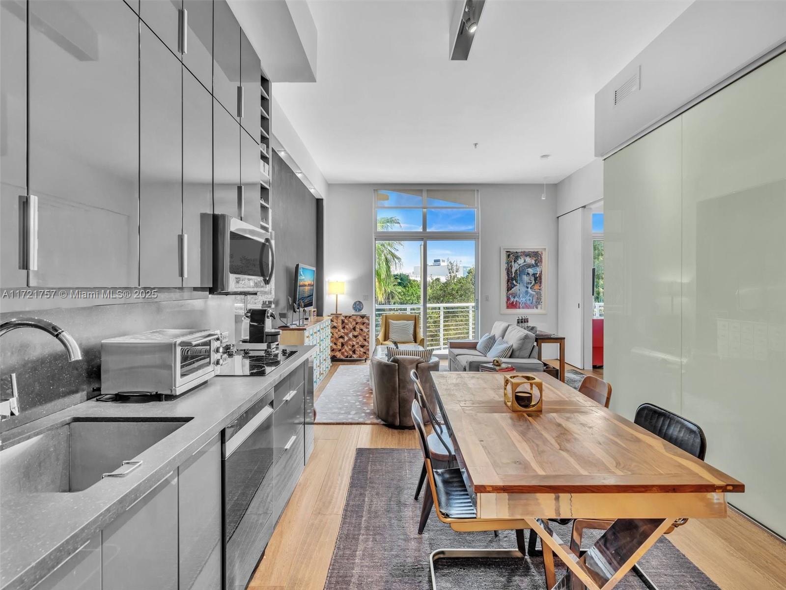 THE MERIDIAN CONDO - Residential
