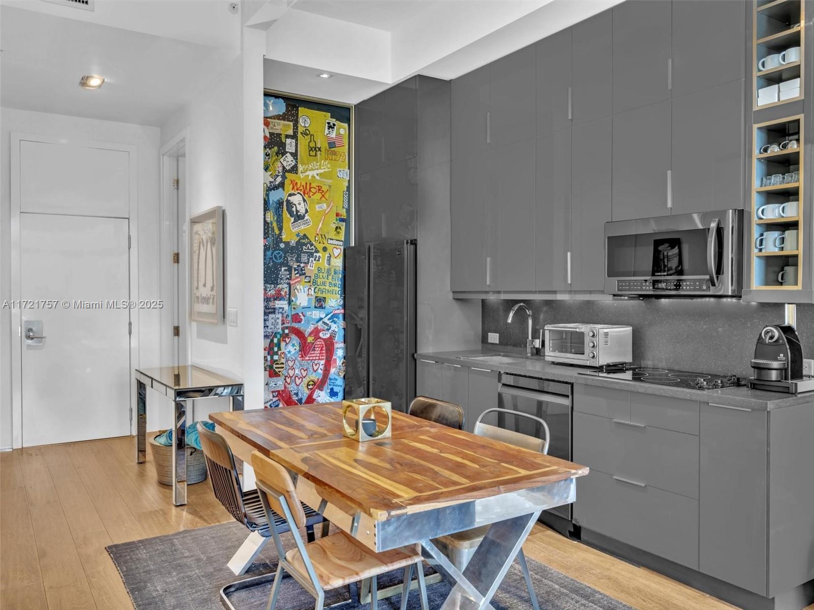 THE MERIDIAN CONDO - Residential