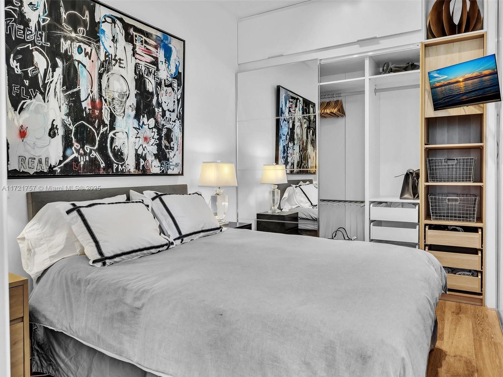 THE MERIDIAN CONDO - Residential