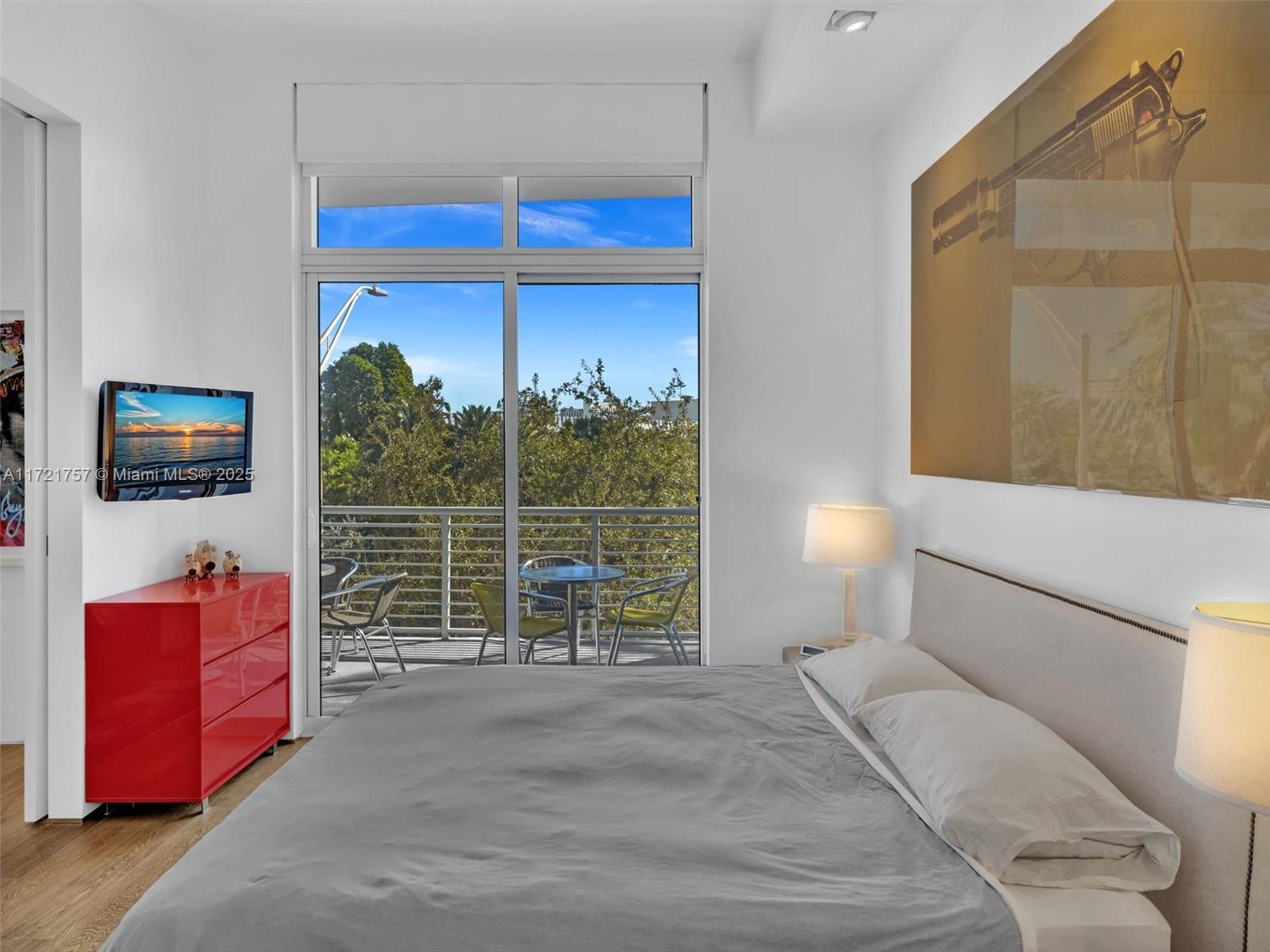 THE MERIDIAN CONDO - Residential