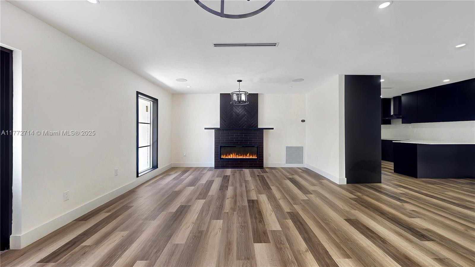 8523 SW 103rd St, Miami, FL, 33156/$1,750,000 4 8523 SW 103rd St
