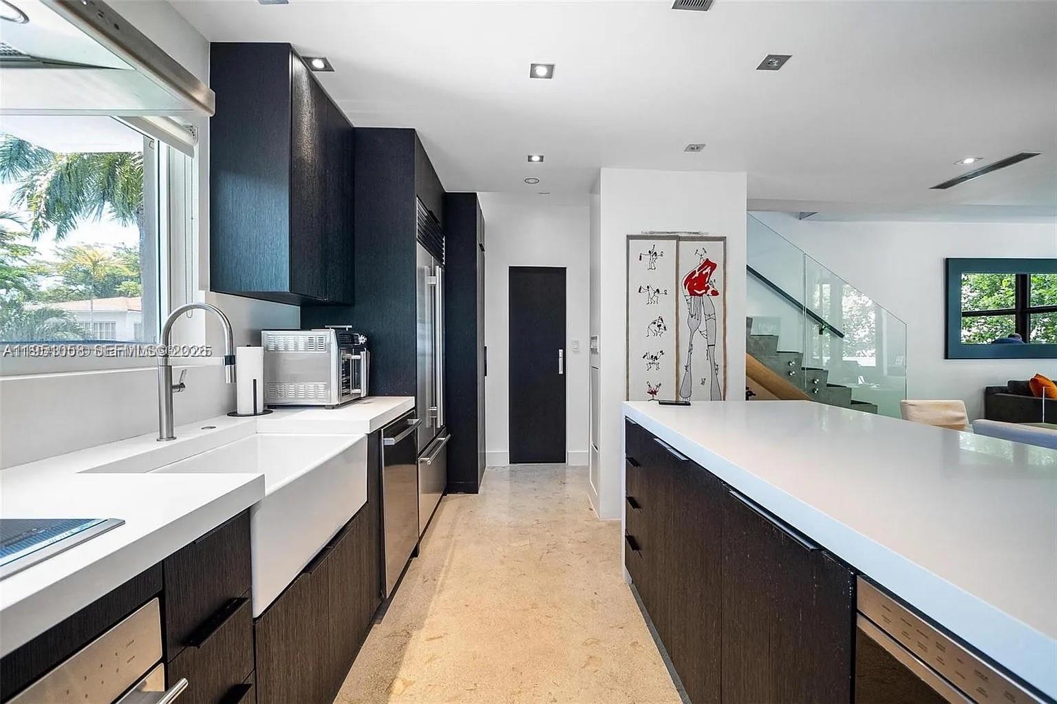 LENOX VILLAS CONDO - Residential