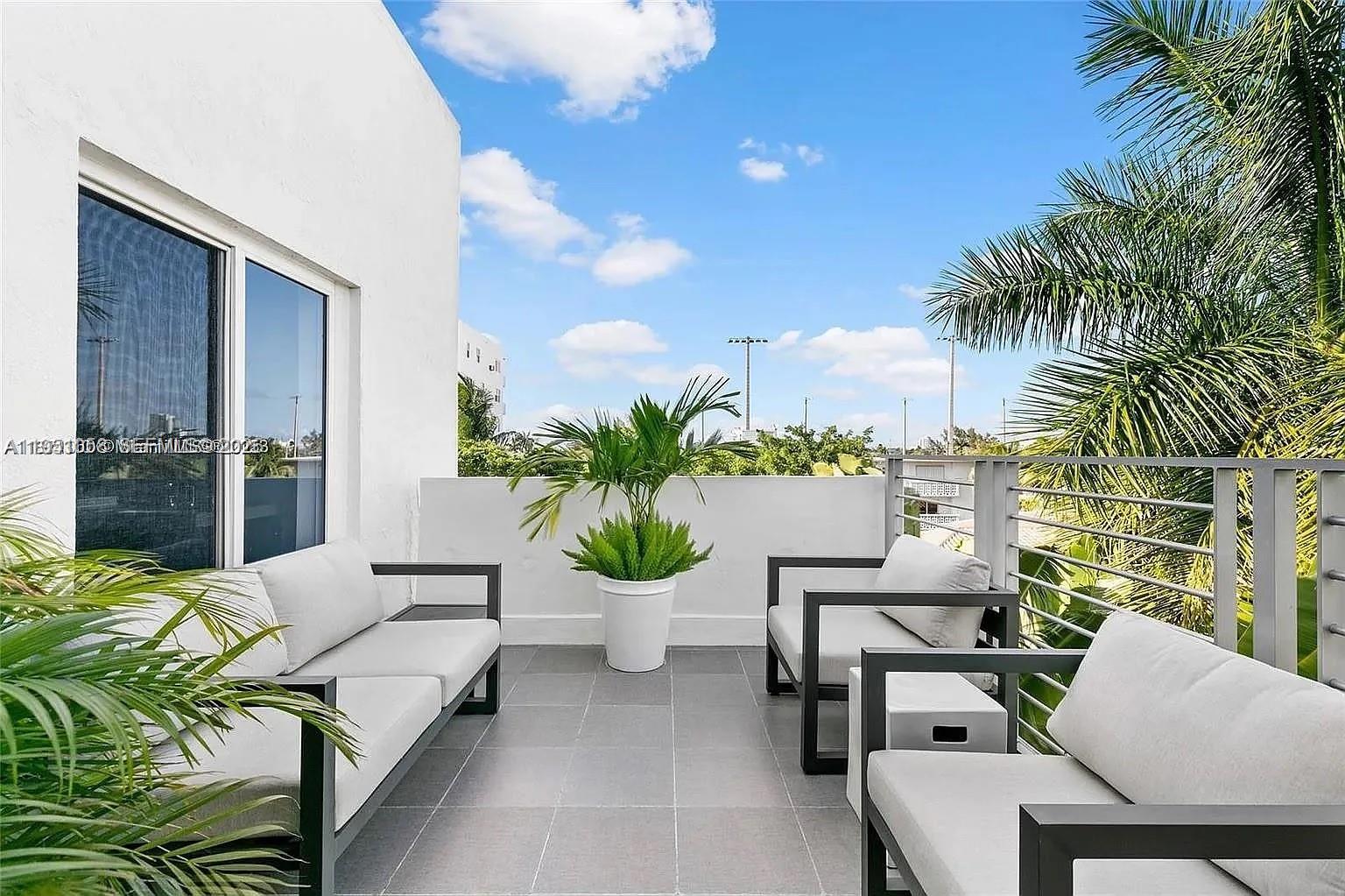 LENOX VILLAS CONDO - Residential