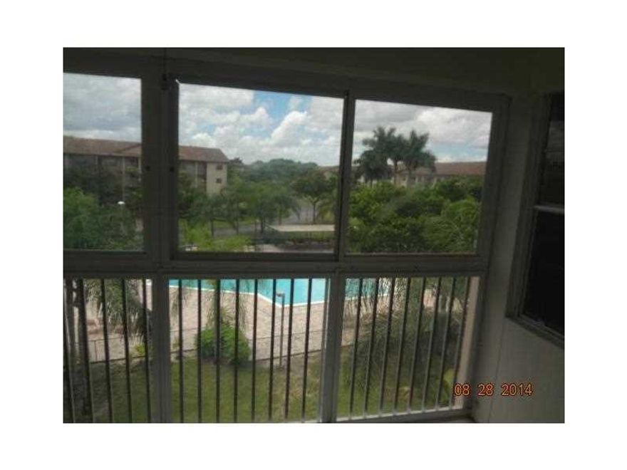 RENOVATED 2B/1/1.5BA,WITH BEAUTIFUL POOL AND GARDEN VIEW FROM ENCLOSED TILED BALCONY,WITH HARDWOOD FLOORS THROUGHOUT AND TILED KITCHEN,WASHER/DRYER IN UNIT,EXCELLENT AND AMAZING HOPA COMMUNITY.AMMENITIES INCLUDES MILLION DOLLAR CLUBHOUSE,2 FITNESS CENTERS ,8 SWIMMING POOLS,BUS TRANSPORTATION,24 HOURS SECURITY,MOVIES, THEATRE,SHOWS,GOLF,CAFE,PHARMACY,SOCIAL AND ACTIVITY CLUBS.CLOSE TO HIGHWAY,SHOPPING,MALLS AND RESTAURANTS..