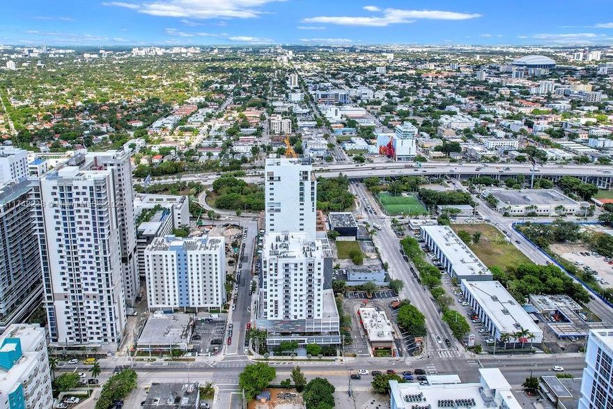 Furnished investment studio in Smart Brickell, Miami—ideal for short-term rentals! Owners can self-manage on Airbnb or similar platforms, or opt into the building’s LEASE BACK program for hassle-free income. This modern, turnkey rental sits in a prime, walkable location, just steps from top restaurants, shops, and business hubs. Enjoy luxury amenities, including valet and an on-site café. A rare opportunity to own in Miami’s booming short-term rental market—perfect for investors seeking strong, immediate returns!